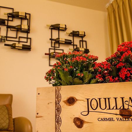 The Vendange Carmel Inn & Suites Экстерьер фото
