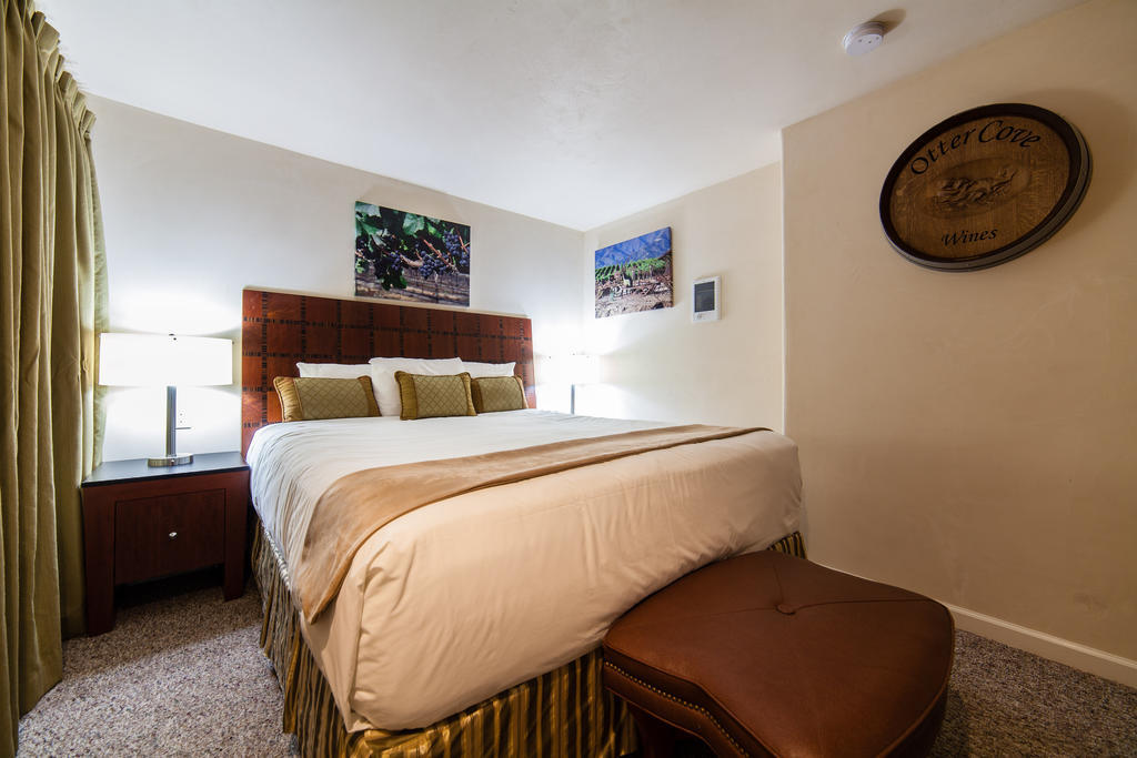 The Vendange Carmel Inn & Suites Номер фото