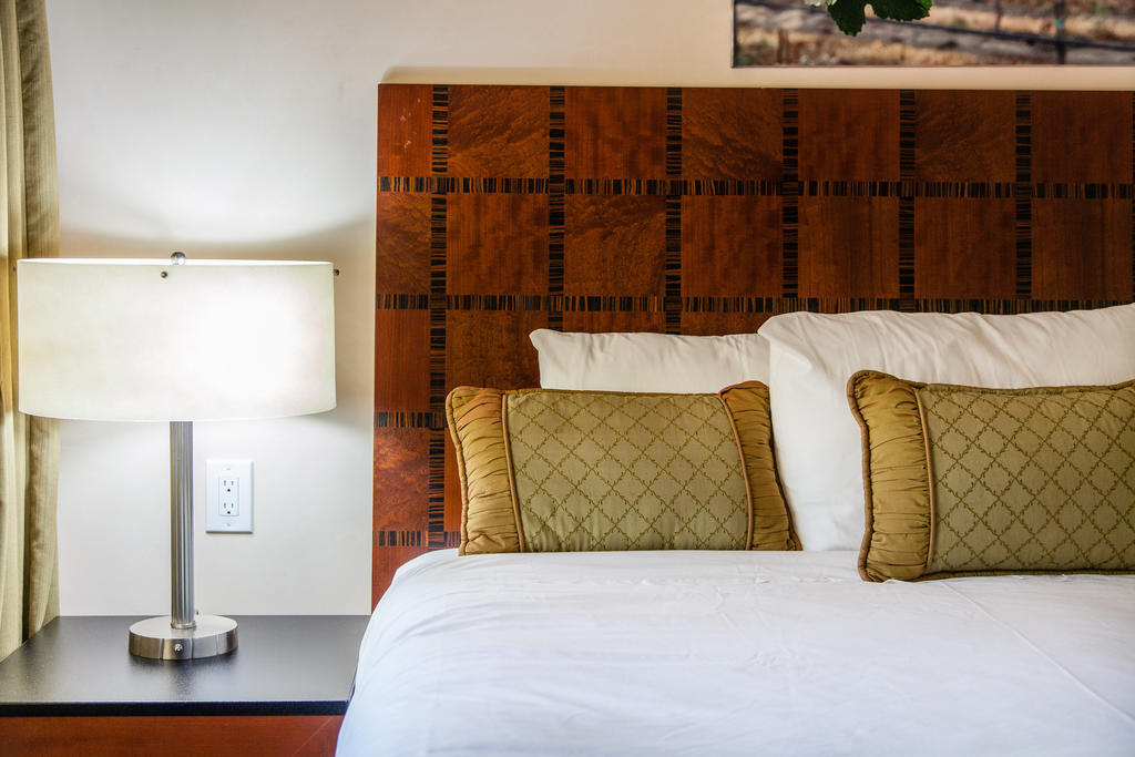 The Vendange Carmel Inn & Suites Номер фото