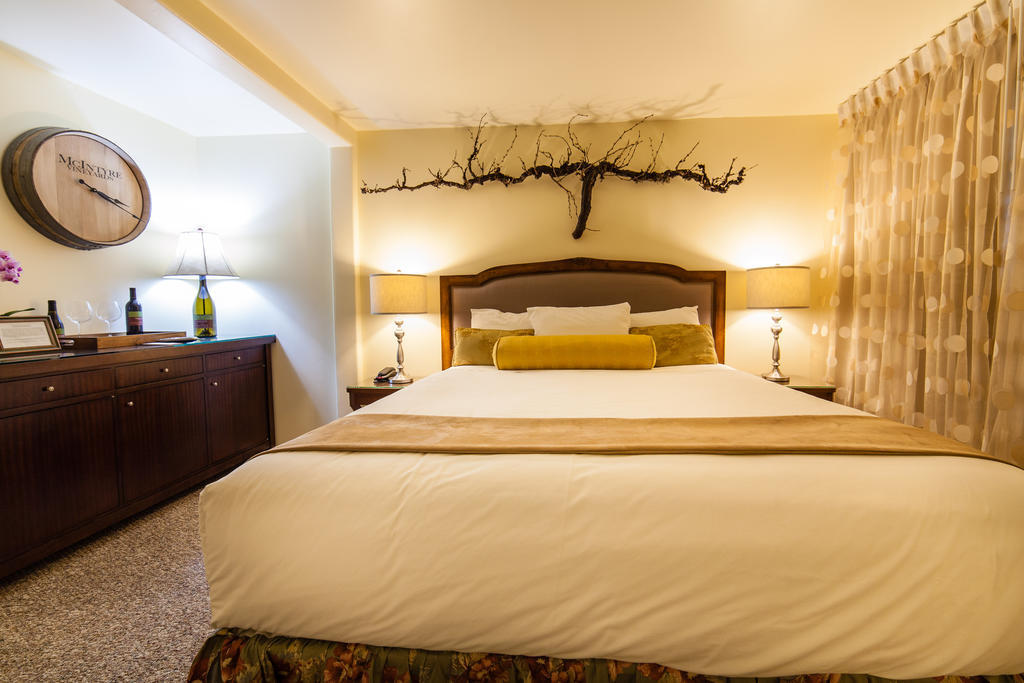 The Vendange Carmel Inn & Suites Номер фото