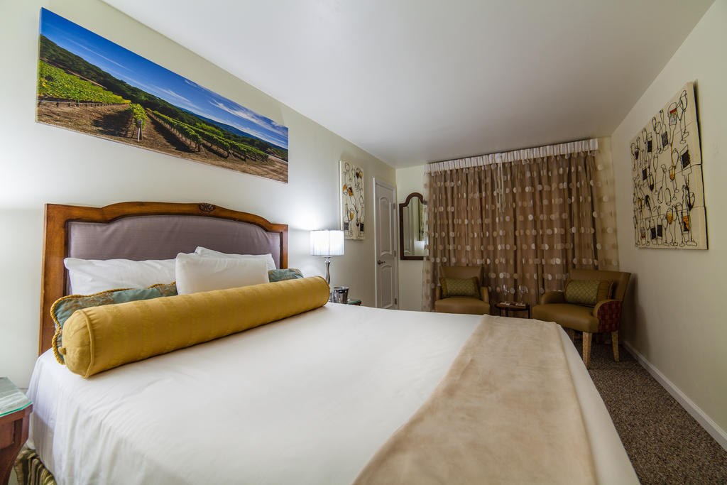 The Vendange Carmel Inn & Suites Номер фото