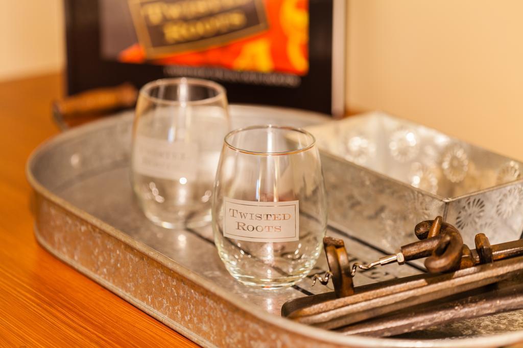 The Vendange Carmel Inn & Suites Экстерьер фото